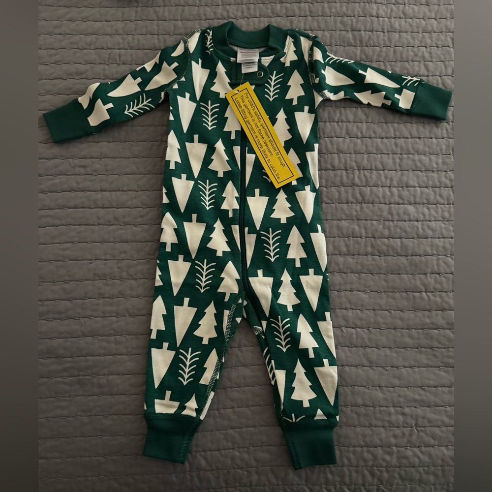 HANNA ANDERSSON NWT 100% Organic Cotton Happy Trees Christmas Zip Up Pajamas